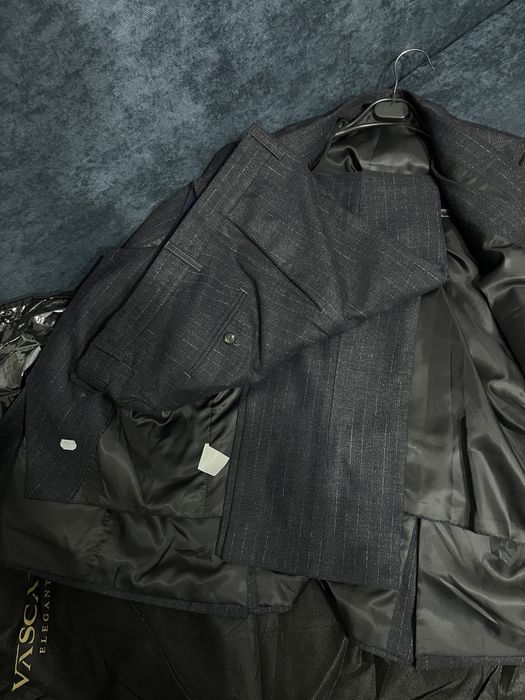 Костюм двубортный тройка