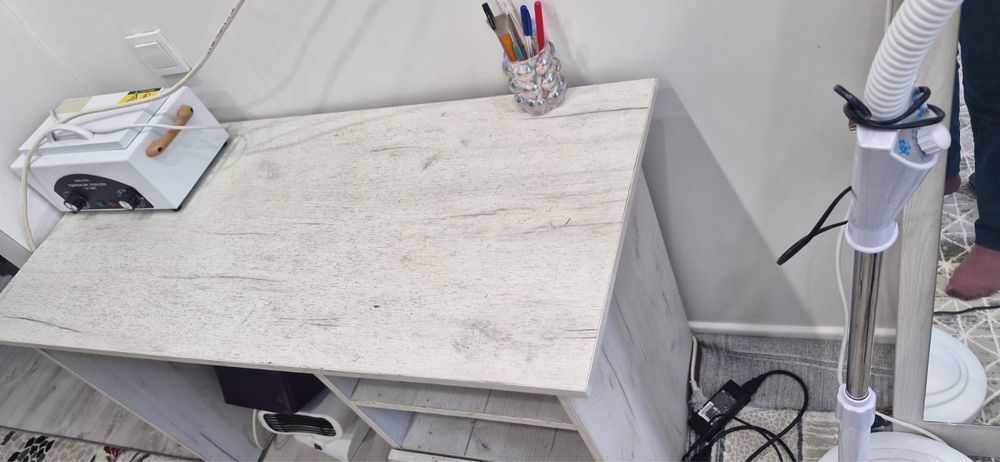 Продаем стол(2шт)