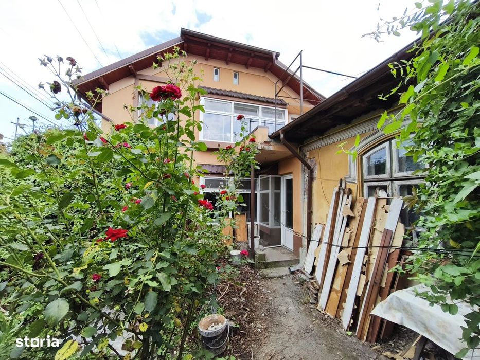 Super oferta ROANDY-Casa solida,2 corpuri,strada linistita-zona Valeni