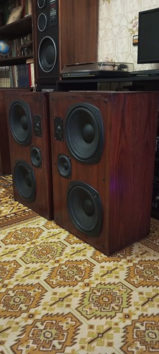 Продаю колонки Peerless 1120