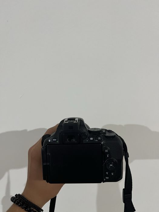 Kit DSLR Nikon D5500 + Obiectiv Sigma 18-250mm Maco OS + Geantă și Accesorii