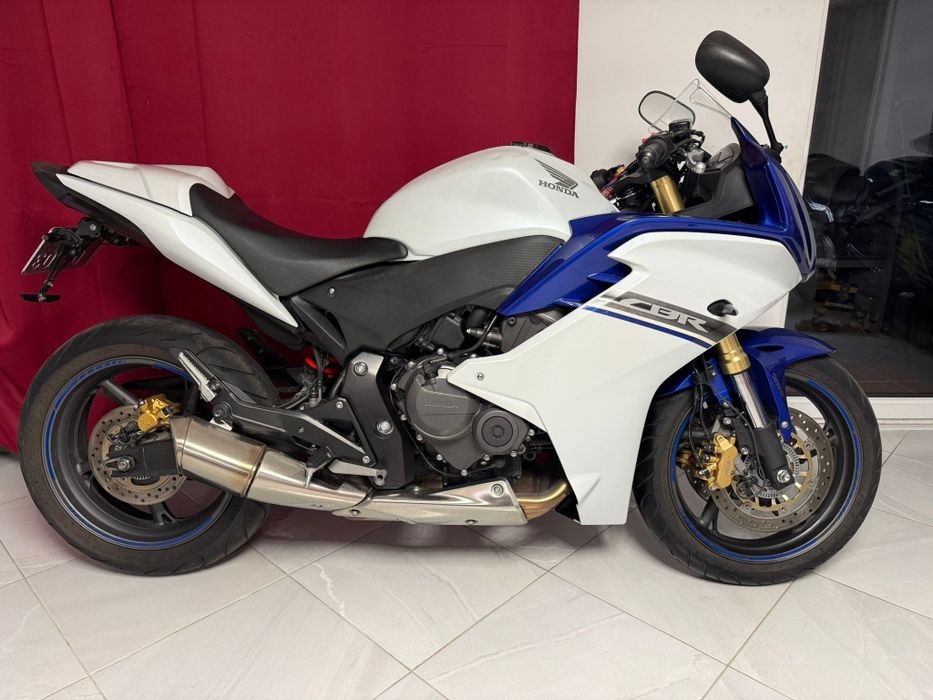 Honda CBR 600 – delicată, puternică și gata de drum