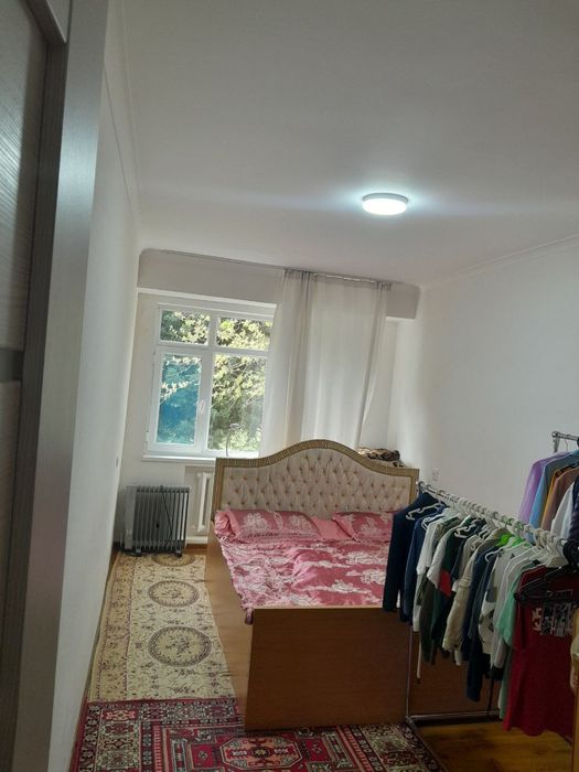 Sotiladi!!! Olmazor 4 xonali kvartira holati ôrtacha