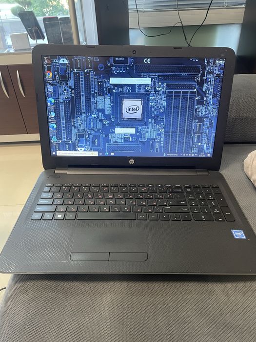 Лаптоп Hp 250 и зарядно