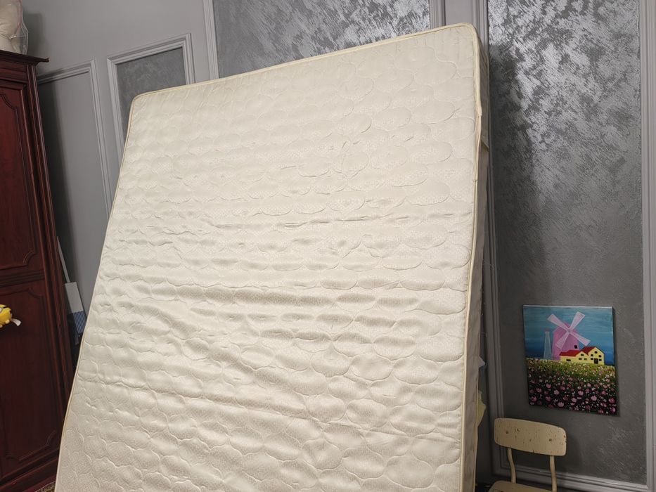 2 kishilik matras. B/u xolati yaxwi dog bomagan yaxwi iwlatilgan