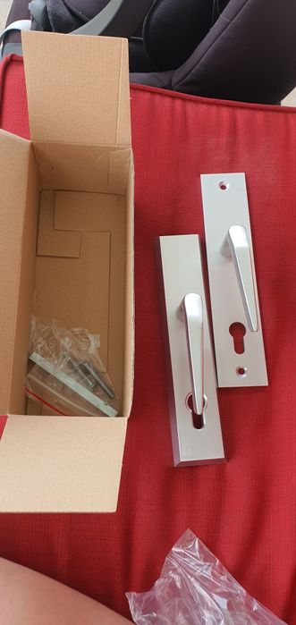 Clanta/mâner usa/ șild de siguranta