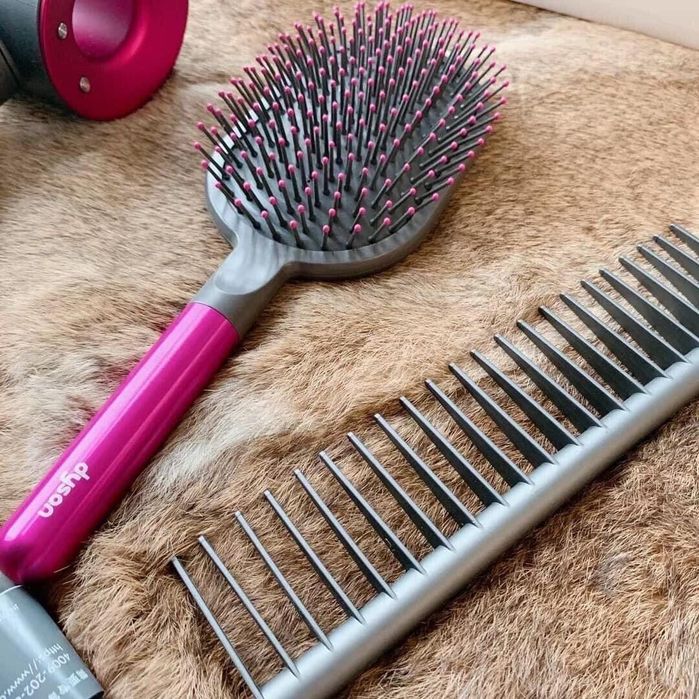 Dyson hair comb. Расческа для волос.