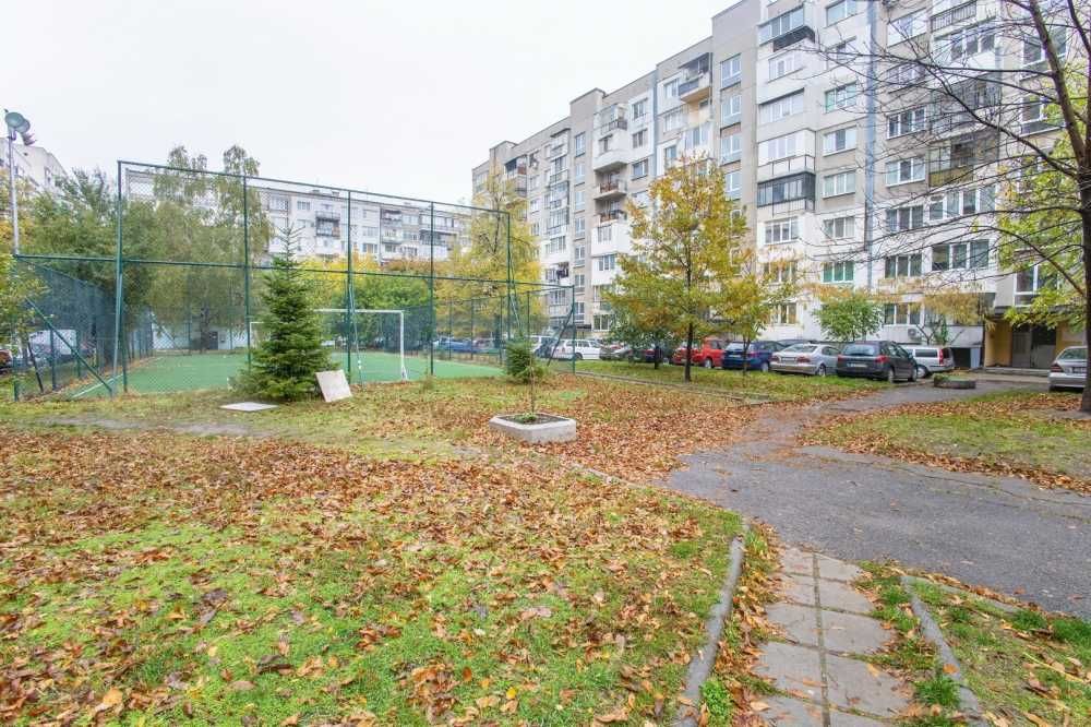 Продавам тристаен  апартамент в Красна поляна 3 част