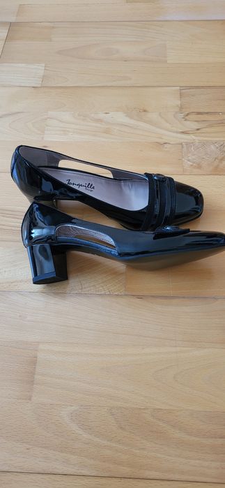 Pantofi noi, piele naturala