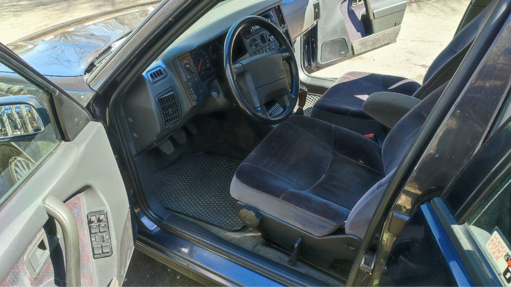 Продам машину Volvo 440