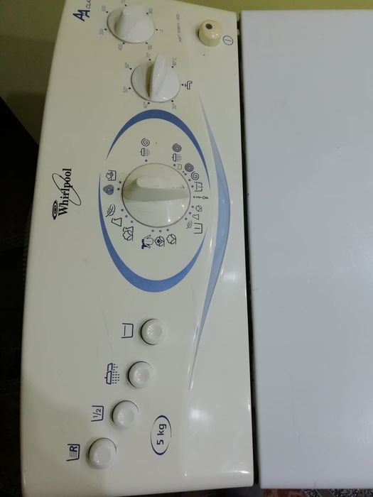 Mașina de spălat haine Whirlpool