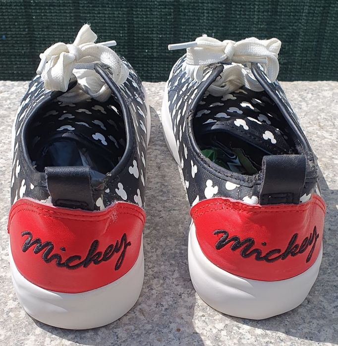 Adidas Michey nr.40 plus bonus Sandale Guess