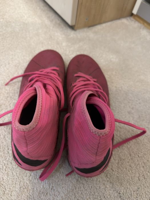 Ghete fotbal Adidas Nemeziz 19.3