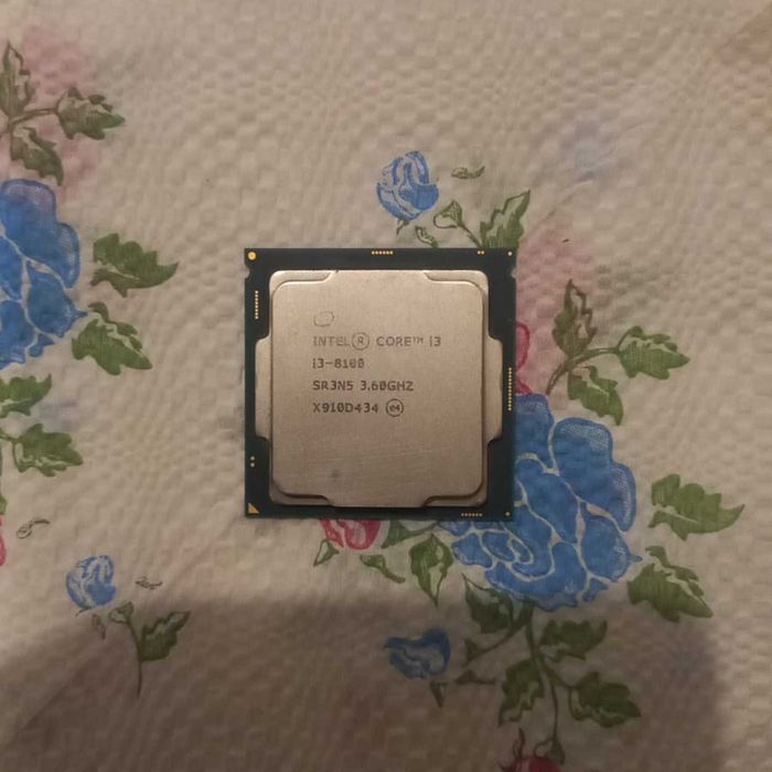 Xeon e5 2699v, Core i3-8100