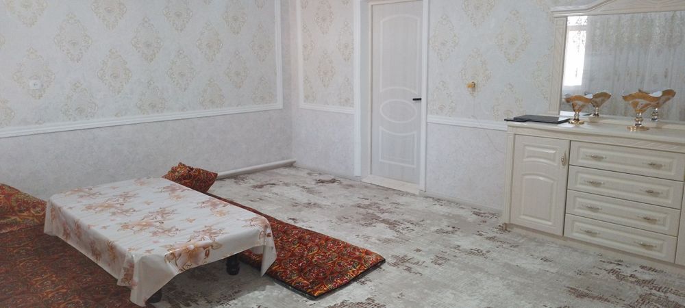 Уй Срочно ховли сотилади 8 соток  келишилади