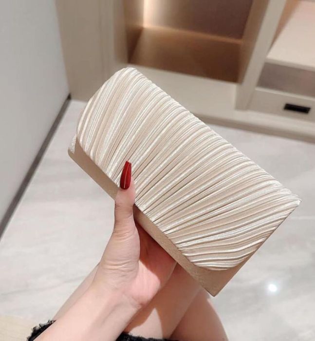 Чисто нова чанта