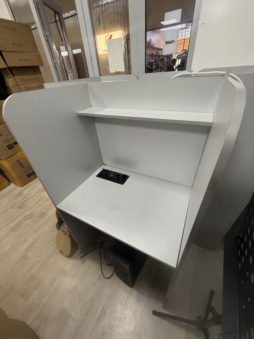 Продам парты со встроенными розетками и USB-разъёмами