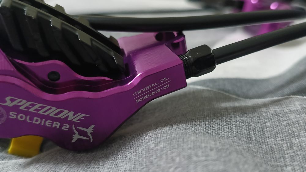 продам передний левый тормоз speedone