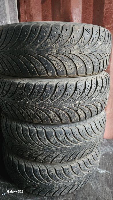 Продам б/у зимние шины
