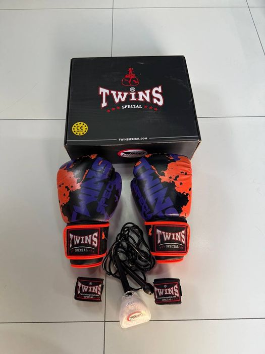 Боксерская перчатка комплект Twins 4в1