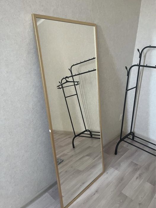 Продам зеркало напольное