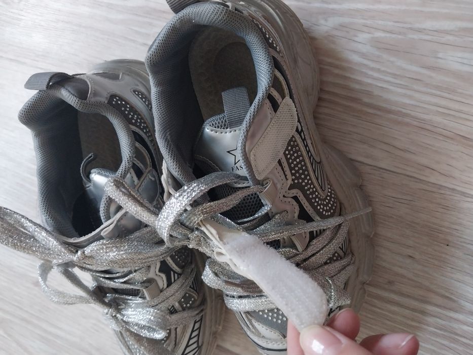 Кроссовки 33размер