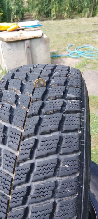 Зимни гуми 215/70/R16