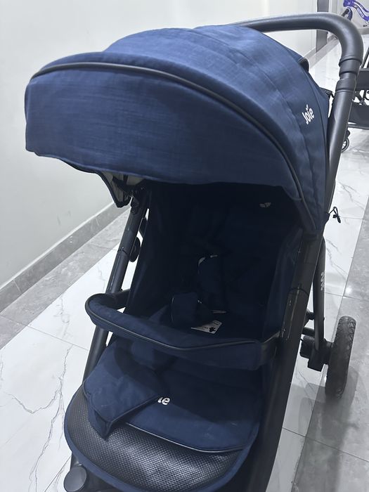 Продам коляску Joie