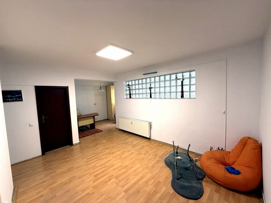 Apartament 2 camere in Centru cu parcare pretabil pentru Spatiu de birou