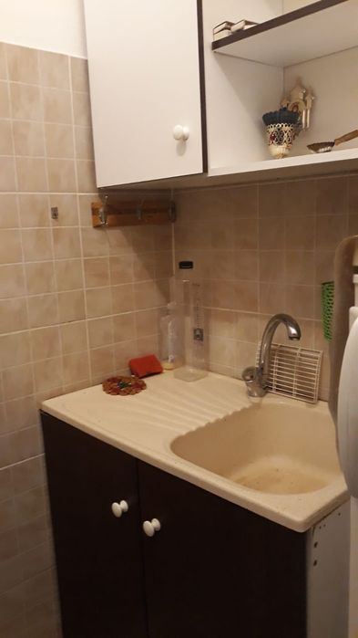 Închiriez garsoniera