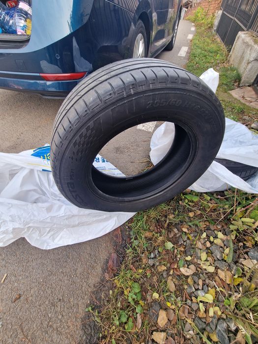 Vand Cauciucuri  in stare buna