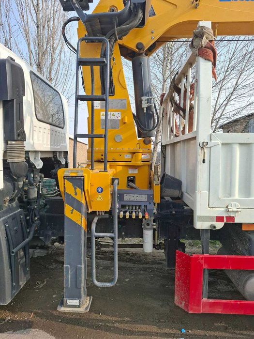 Avtokran(Monipulyator) sotiladi  (tel raqam opisanieda)