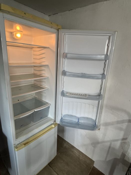 Срочно продам холодильник