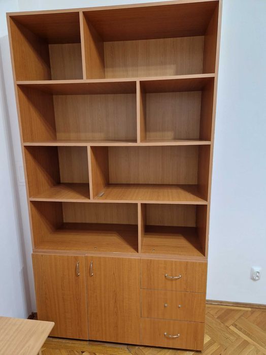 Vand biblioteca din pal pentru documente