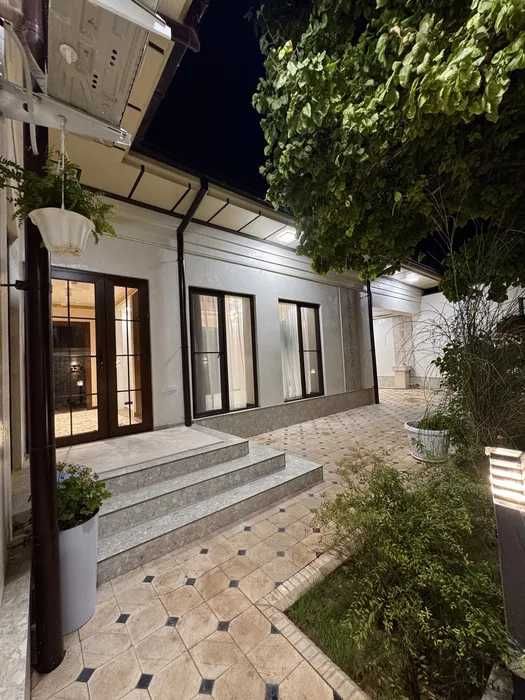 Продается шикарный коттедж в Яшнабадском районе