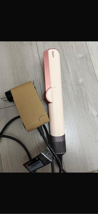 Продается dyson airstrait