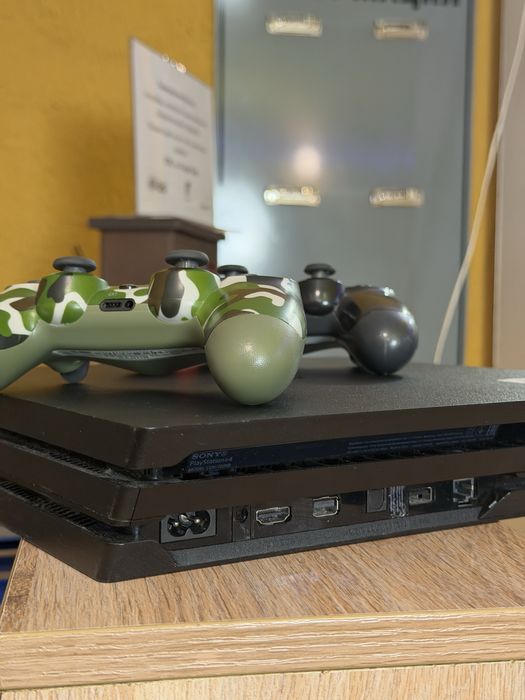 Sony Playstation 4 Pro + 9 игр в подарок. PS4 Pro 1TB