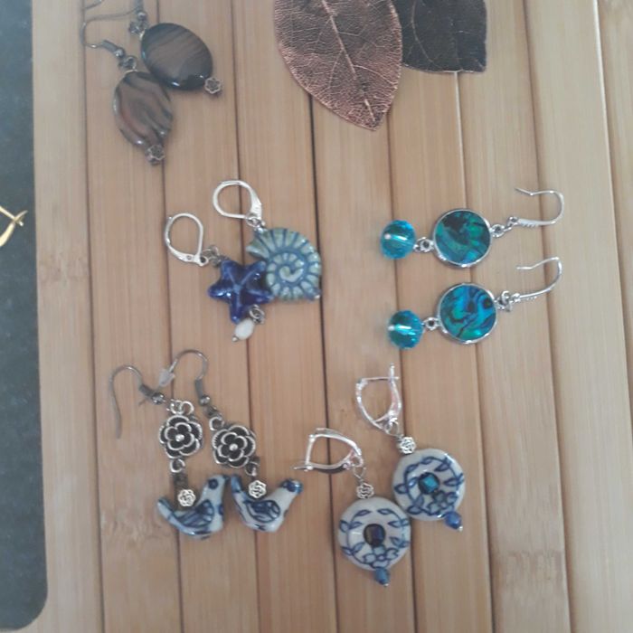 Обеци от естествени камъни