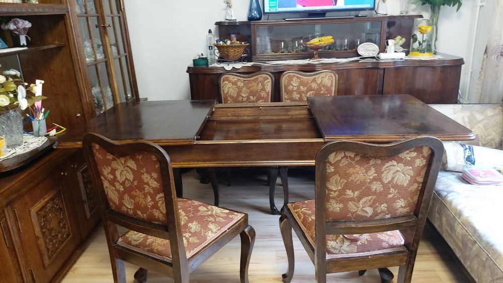 Vând mobilier vechi