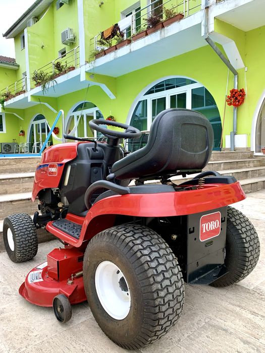 Tractoras de tuns iarba Toro Profesional 3 Cutite 20.0 CP 600cc Hydro