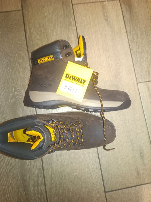 Bocanci de munca dewalt