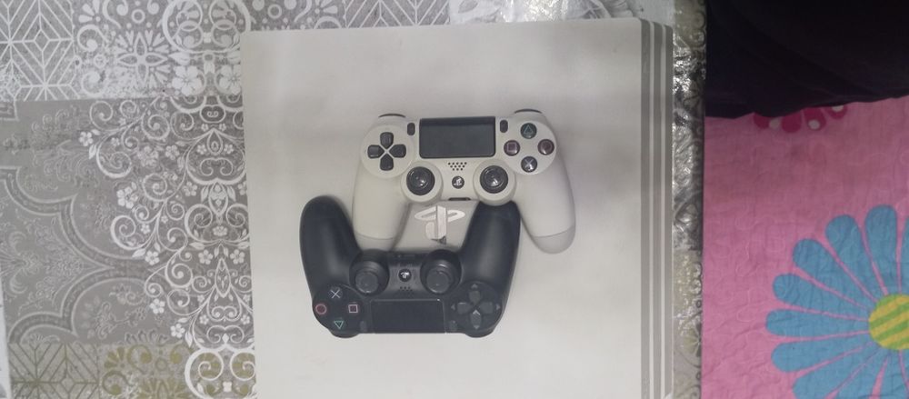 Playstation 4 pro б/у