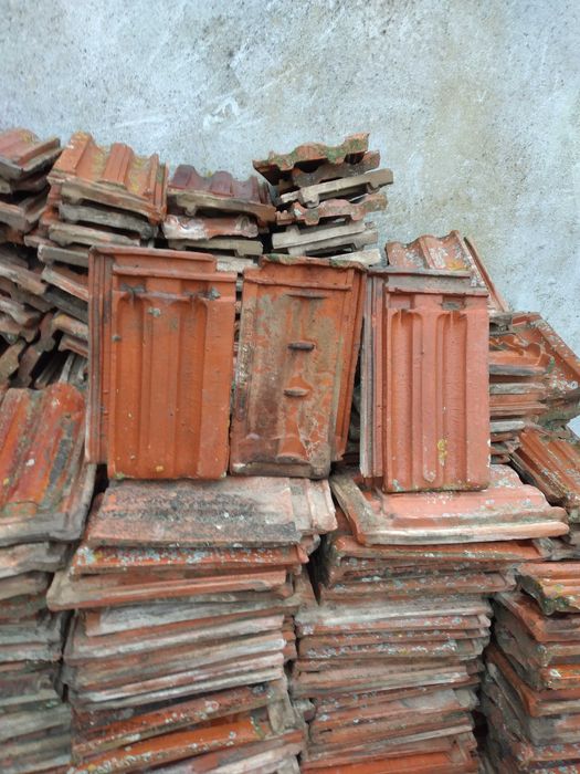 Продавам керемиди за покрив.