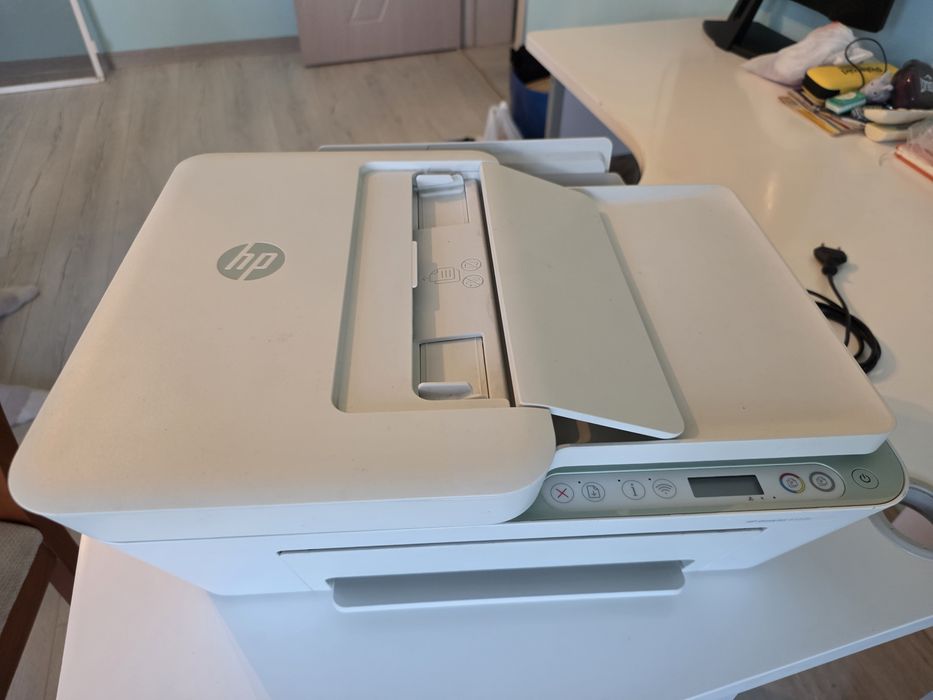 Мултифункционален цветен принтер HP DeskJet 4122e (Wi-Fi, скенер, копир, ADF)