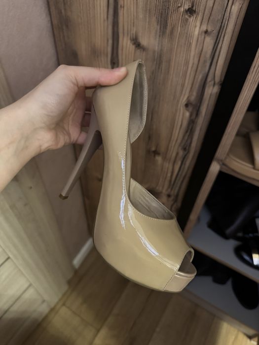 Туфли на каблуке