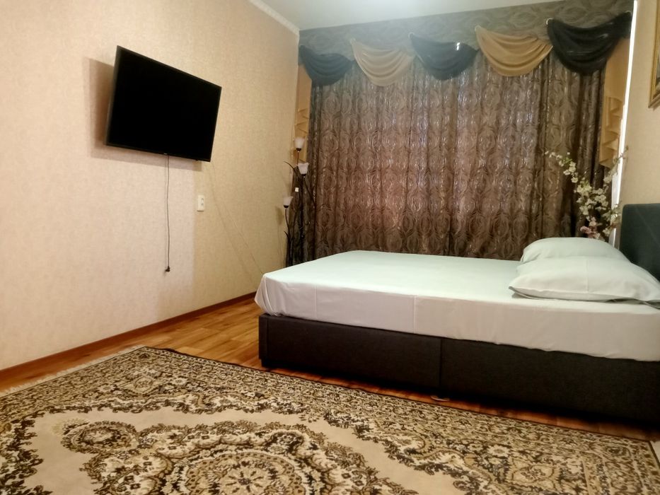 Сдаю 1кв посуточно  в 12мкр 15 дом