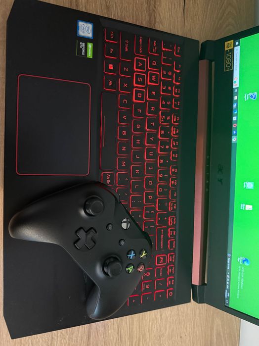 Laptop gaming acer nitro 5 + controller xbox cadou
