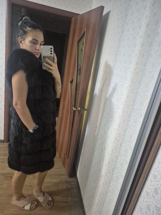 Продам жилетку песец
