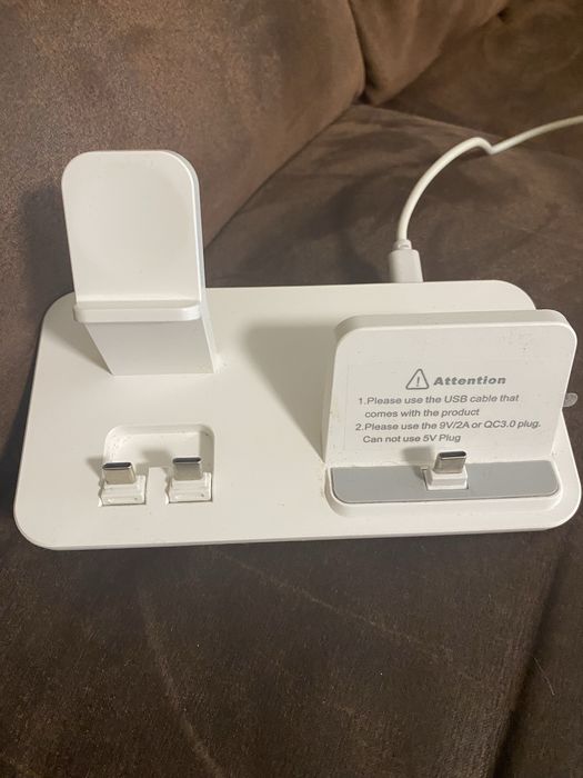 Зарядно Android - зарядна станция 3 в 1 - за GSM, часовник и слушалки