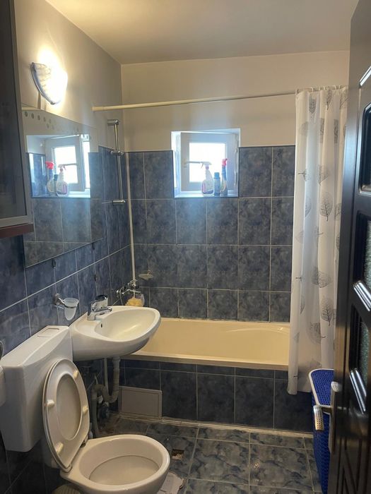 Apartament 3 camere de vanzare